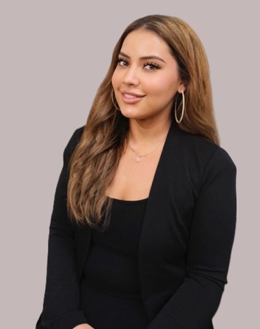 Roya Fareed, Controller